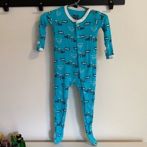 Kickee bamboo onesie skunk